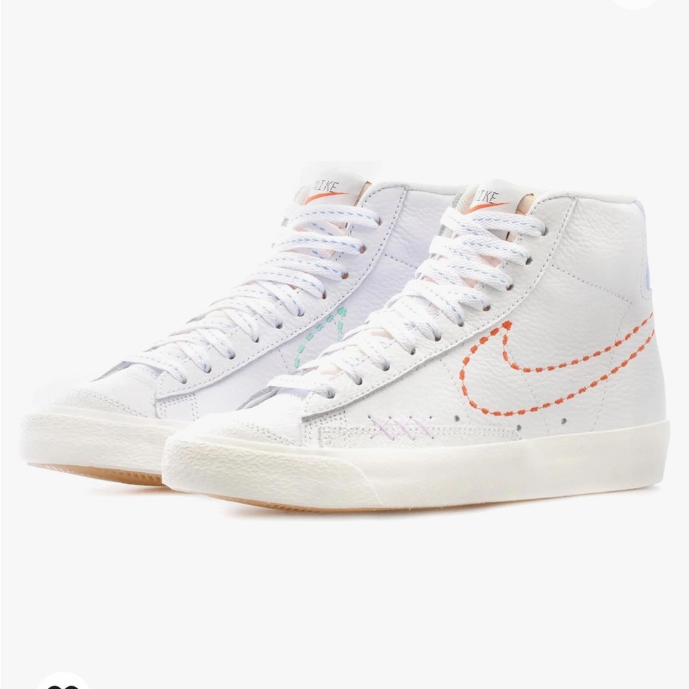 Nike Women’s Blazer Mid ‘77 - White/Safety Orange-lilac